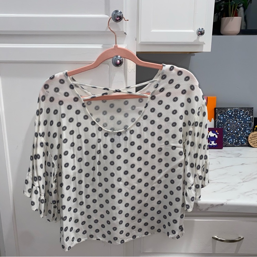 White Detailed Top! :) - Picture 4 of 4